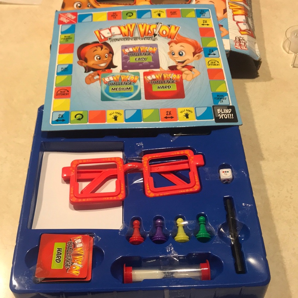 NWOT Looney Vision kids game 2-4players